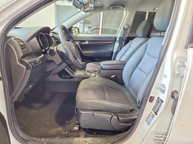 2013 Kia Sorento მანქანა იყიდება აუქციონზე, vin: 5XYKTDA2XDG352509, აუქციონის ნომერი: 62231506