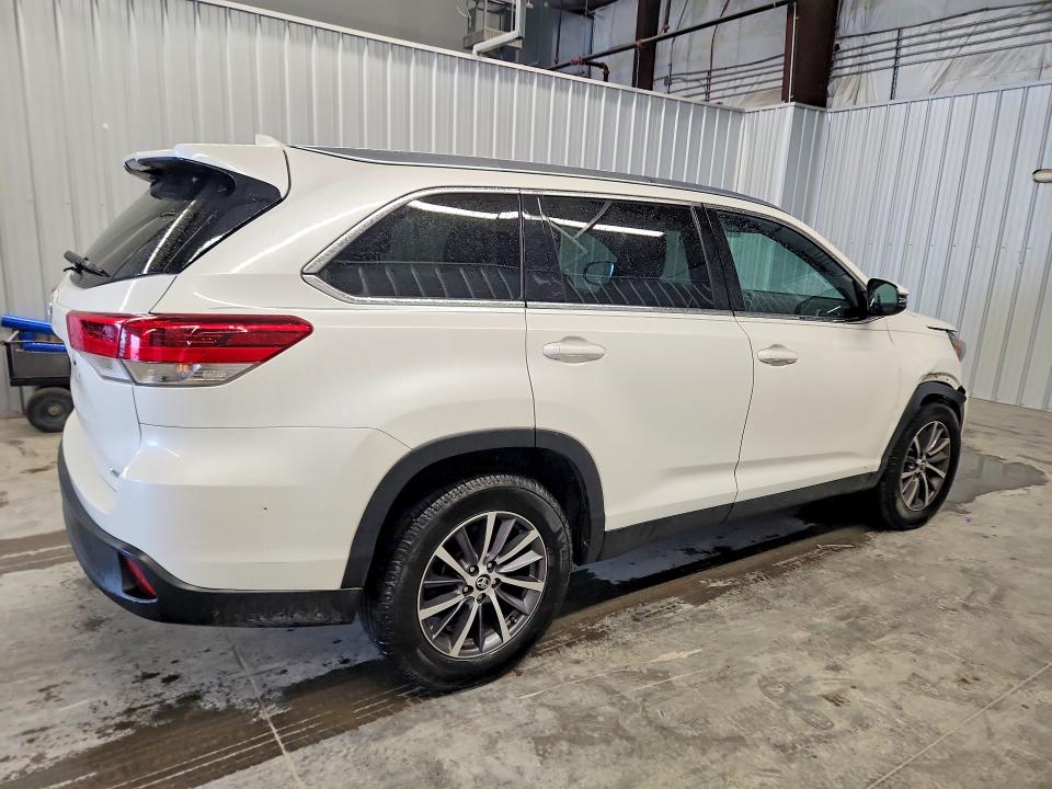 62390226 :رقم المزاد ، 5TDKZRFH5KS314100 vin ، 2019 Toyota Highlander مزاد بيع