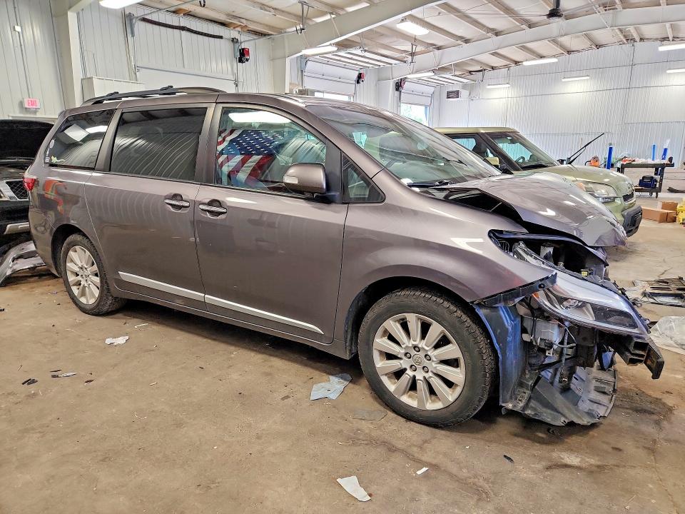 59609326 :رقم المزاد ، 5TDDK3DC0FS095389 vin ، 2015 Toyota Sienna مزاد بيع