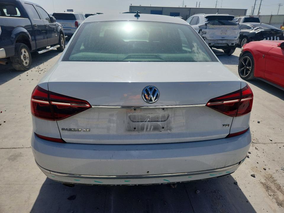 Продаж на аукціоні авто 2018 Volkswagen Passat, vin: 1VWBA7A32JC006158, номер лоту: 61778906