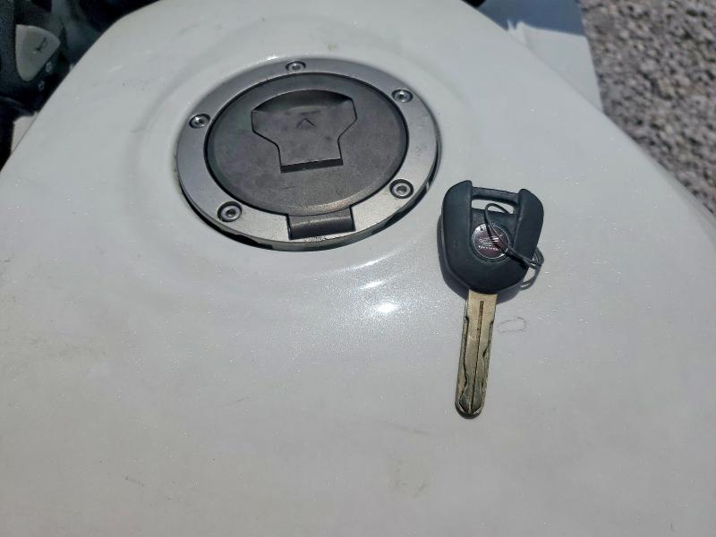 61732756 :رقم المزاد ، JH2RC7915EK000355 vin ، 2014 Honda Vfr800 مزاد بيع