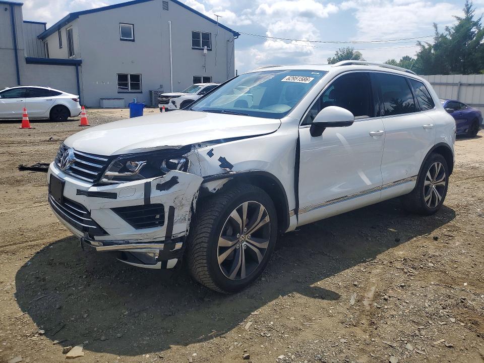 Auction sale of the 2017 Volkswagen Touareg, vin: WVGRF7BP4HD004299, lot number: 62951586