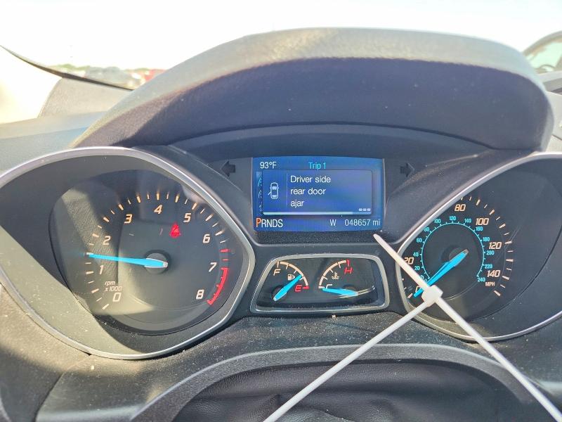 2015 Ford Escape მანქანა იყიდება აუქციონზე, vin: 1FMCU0G91FUA93162, აუქციონის ნომერი: 63305326