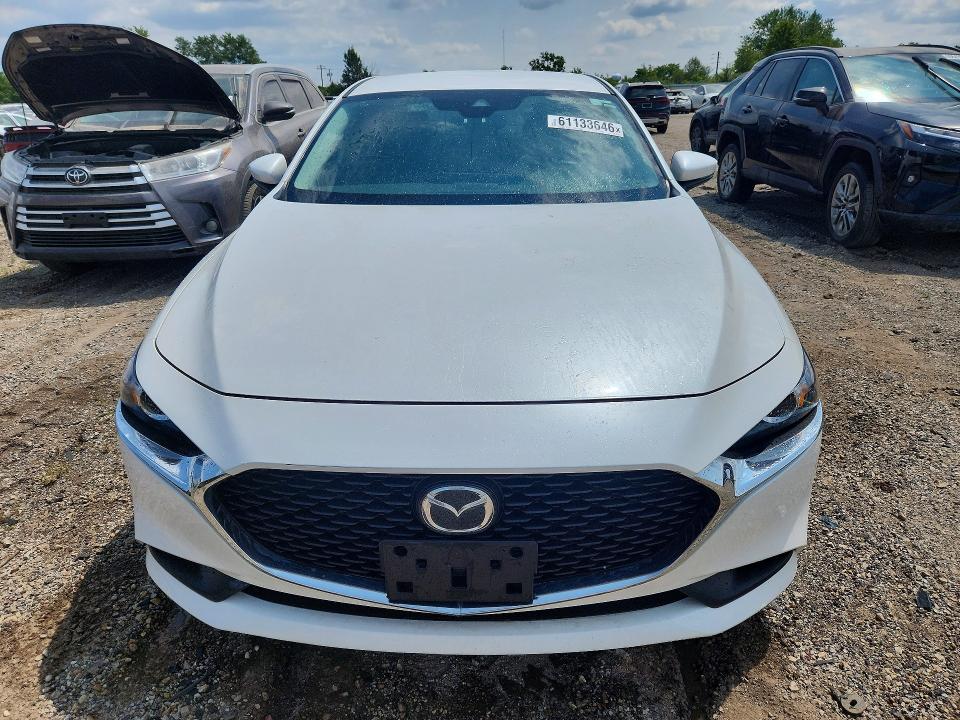 61133646 :رقم المزاد ، 3MZBPABL5NM305156 vin ، 2022 Mazda 3 مزاد بيع
