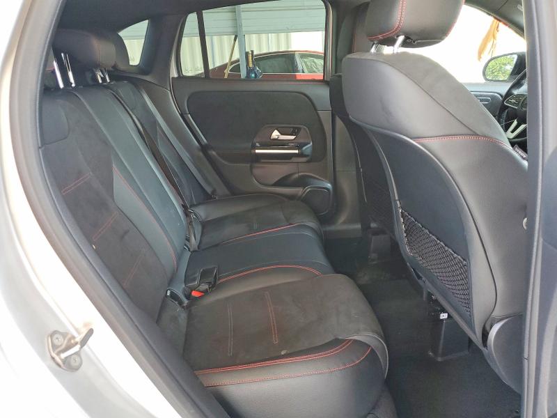 63214276 :رقم المزاد ، W1N4N4HB2MJ146182 vin ، 2021 Mercedes-benz Gla مزاد بيع