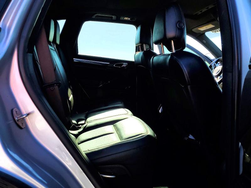 60891266 :رقم المزاد ، WP1AA2A25GLA04887 vin ، 2016 Porsche Cayenne مزاد بيع