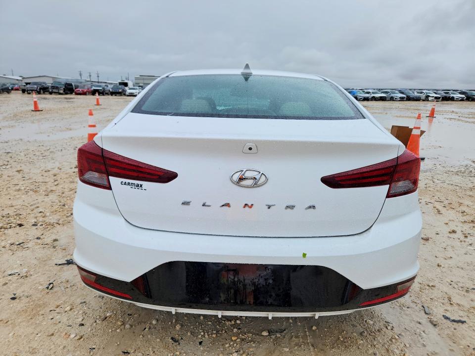 61075686 :رقم المزاد ، 5NPD84LF4KH455036 vin ، 2019 Hyundai Elantra مزاد بيع