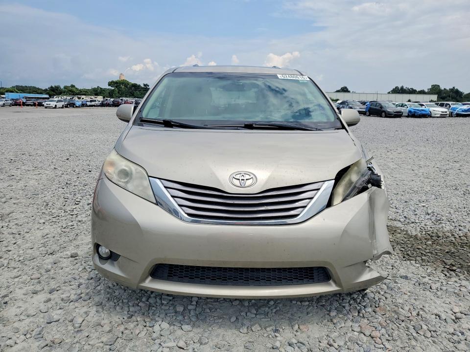 2017 Toyota Sienna მანქანა იყიდება აუქციონზე, vin: 5TDYZ3DC0HS777477, აუქციონის ნომერი: 62480616
