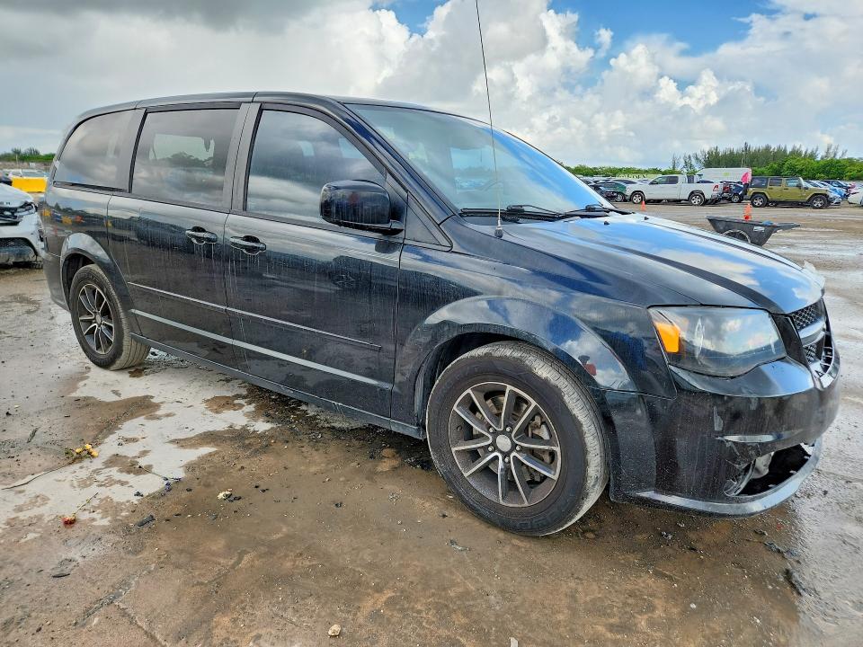 61903086 :رقم المزاد ، 2C4RDGCG2FR531034 vin ، 2015 Dodge Grand Caravan مزاد بيع