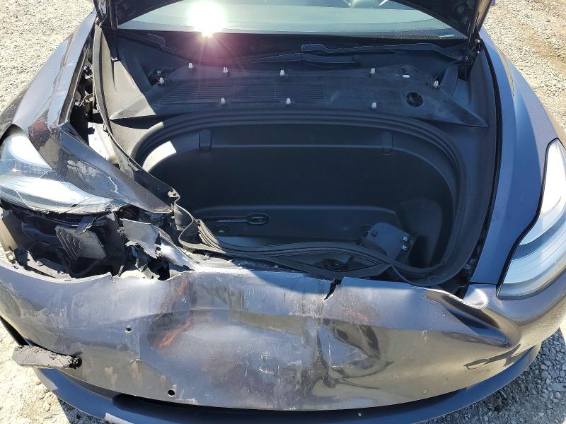 63254556 :رقم المزاد ، 5YJ3E1EB6JF144637 vin ، 2018 Tesla Model 3 مزاد بيع