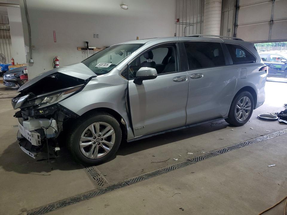 59307826 :رقم المزاد ، 5TDZSKFC9MS005148 vin ، 2021 Toyota Sienna مزاد بيع