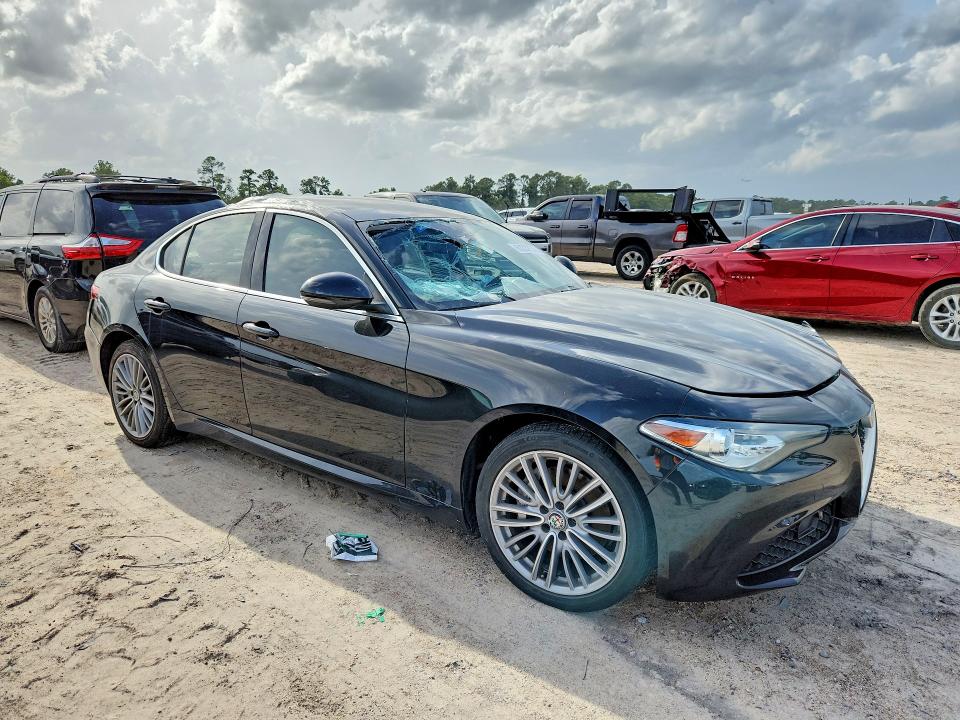Aukcja sprzedaży 2017 Alfa Romeo Giulia, vin: ZARFAEEN3H7557275, numer aukcji: 61232576
