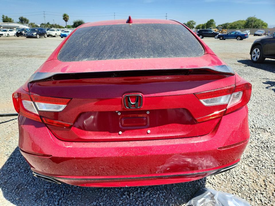 61818346 :رقم المزاد ، 1HGCV1F39JA118728 vin ، 2018 Honda Accord مزاد بيع