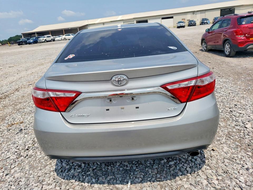 62904706 :رقم المزاد ، 4T1BF1FK8FU921398 vin ، 2015 Toyota Camry مزاد بيع