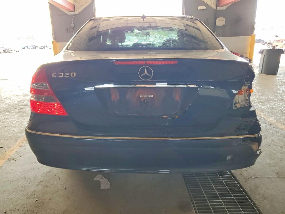 2004 Mercedes-benz E მანქანა იყიდება აუქციონზე, vin: WDBUF65J24A575560, აუქციონის ნომერი: 60758796