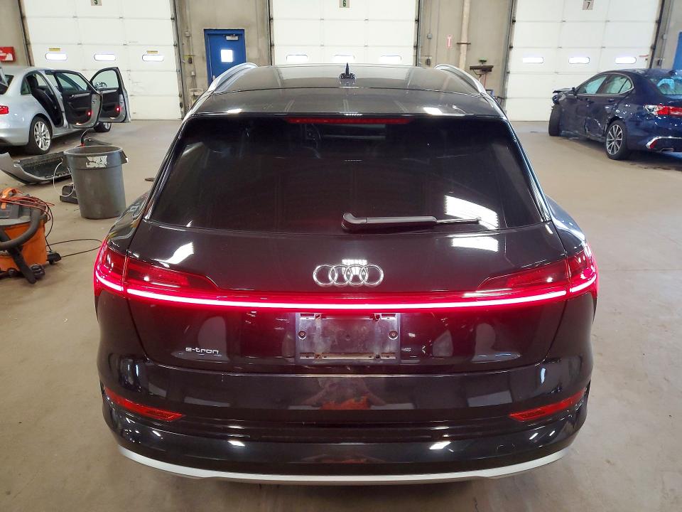 59961916 :رقم المزاد ، WA1VABGE8KB020532 vin ، 2019 Audi E-tron مزاد بيع