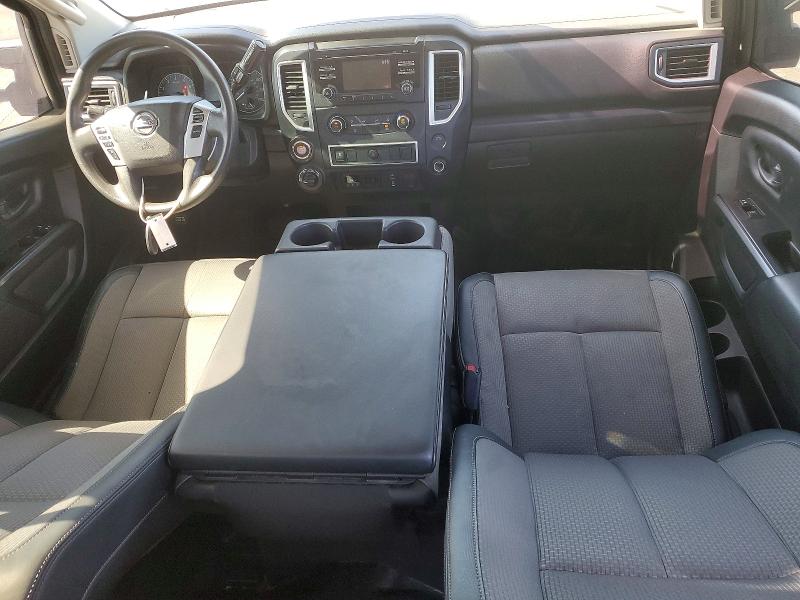 60994486 :رقم المزاد ، 1N6AA1EJXHN549256 vin ، 2017 Nissan Titan مزاد بيع