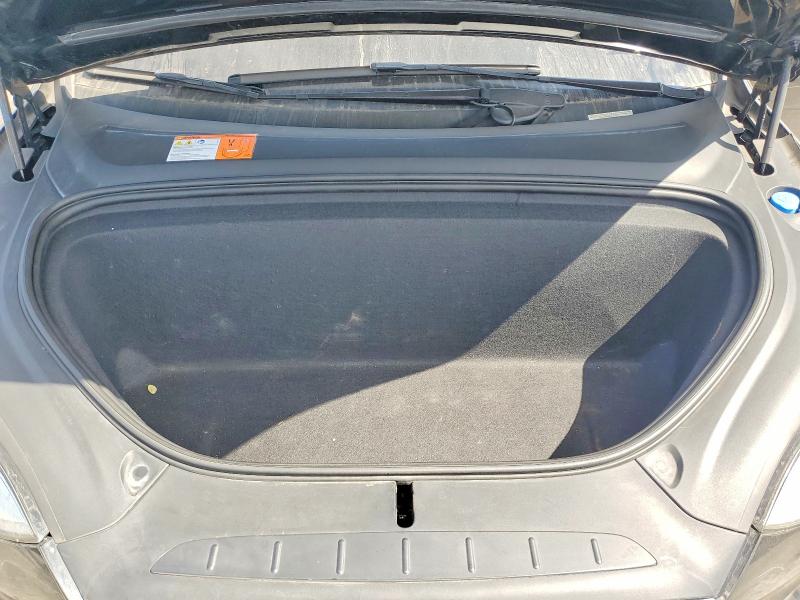 61681546 :رقم المزاد ، 5YJXCBE25GF027167 vin ، 2016 Tesla Model X مزاد بيع