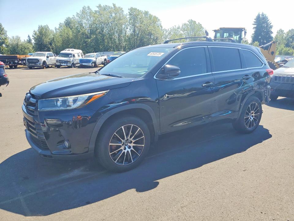 Продаж на аукціоні авто 2018 Toyota Highlander, vin: 5TDJZRFH7JS863517, номер лоту: 60938726
