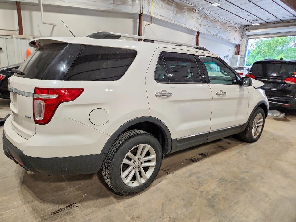 63612106 :رقم المزاد ، 1FM5K8D82DGA83017 vin ، 2013 Ford Explorer مزاد بيع