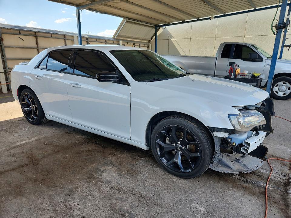 61824756 :رقم المزاد ، 2C3CCAAG0NH174311 vin ، 2022 Chrysler 300 مزاد بيع