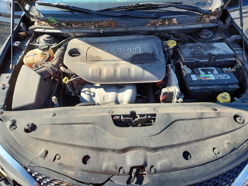 61992466 :رقم المزاد ، 1C3CCCCB7FN561654 vin ، 2015 Chrysler 200 مزاد بيع