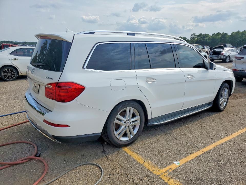 Продажа на аукционе авто 2015 Mercedes-benz Gl, vin: 4JGDF6EE9FA517951, номер лота: 62709216