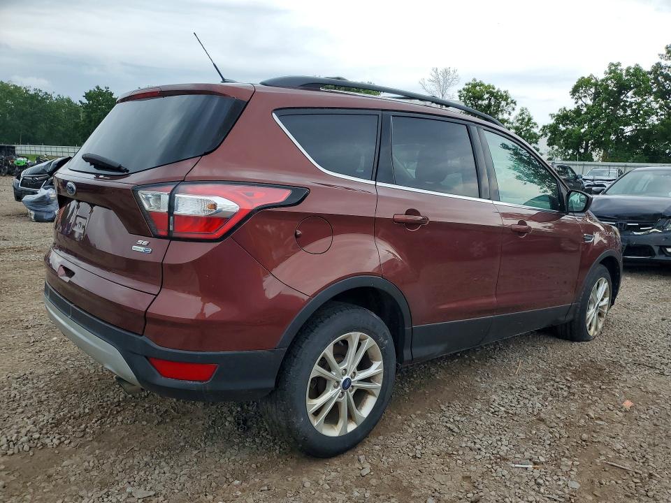 Продажа на аукционе авто 2018 Ford Escape, vin: 1FMCU9GD2JUC84395, номер лота: 62462786