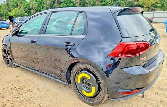 61109776 :رقم المزاد ، 3VW447AU1FM104998 vin ، 2015 Volkswagen Gti مزاد بيع