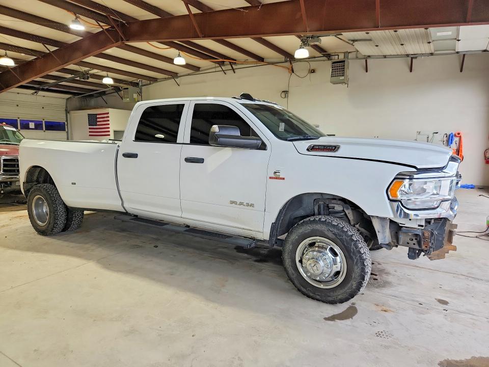 62539896 :رقم المزاد ، 3C63RRGL8NG151833 vin ، 2022 Ram 3500 مزاد بيع