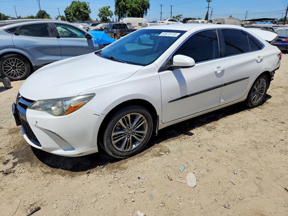 60673116 :رقم المزاد ، 4T1BF1FK2GU237951 vin ، 2016 Toyota Camry مزاد بيع