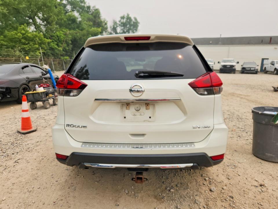 Продаж на аукціоні авто 2017 Nissan Rogue, vin: 5N1AT2MV5HC880213, номер лоту: 61380566