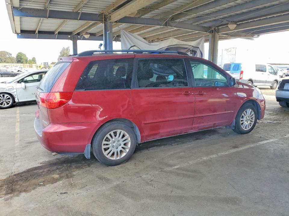 2010 Toyota Sienna მანქანა იყიდება აუქციონზე, vin: 5TDKK4CC3AS314076, აუქციონის ნომერი: 61086686