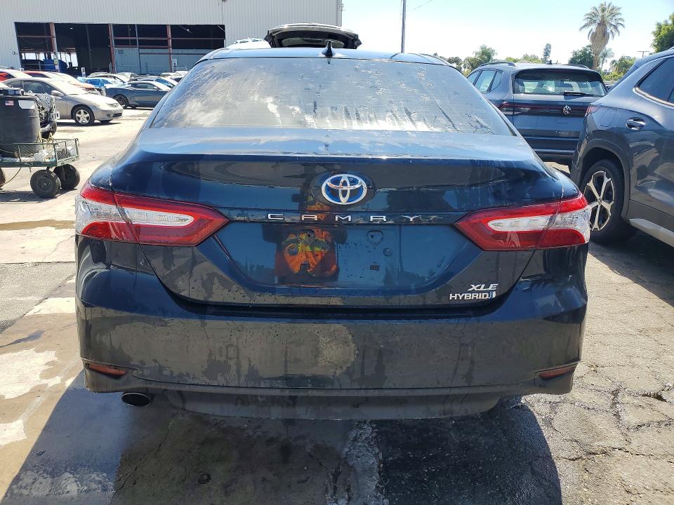 61028866 :رقم المزاد ، 4T1F31AK3LU010490 vin ، 2020 Toyota Camry مزاد بيع