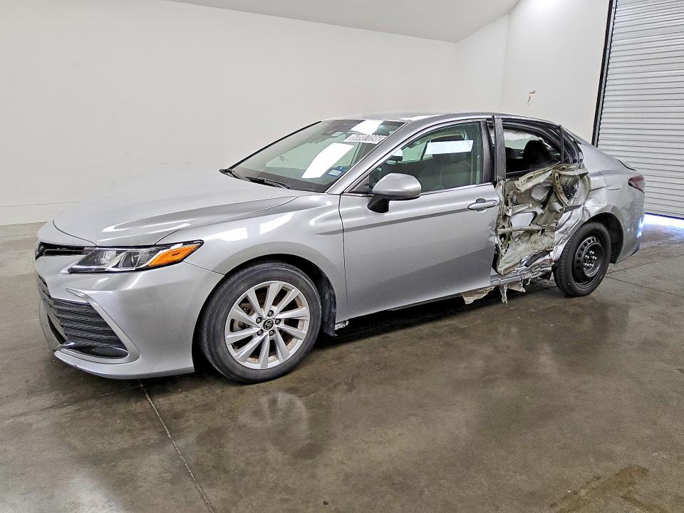 2022 Toyota Camry მანქანა იყიდება აუქციონზე, vin: 4T1C11AK7NU651377, აუქციონის ნომერი: 60887096