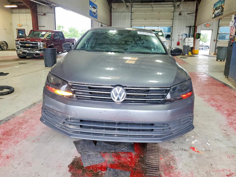 62034636 :رقم المزاد ، 3VWD17AJ1FM331350 vin ، 2015 Volkswagen Jetta مزاد بيع