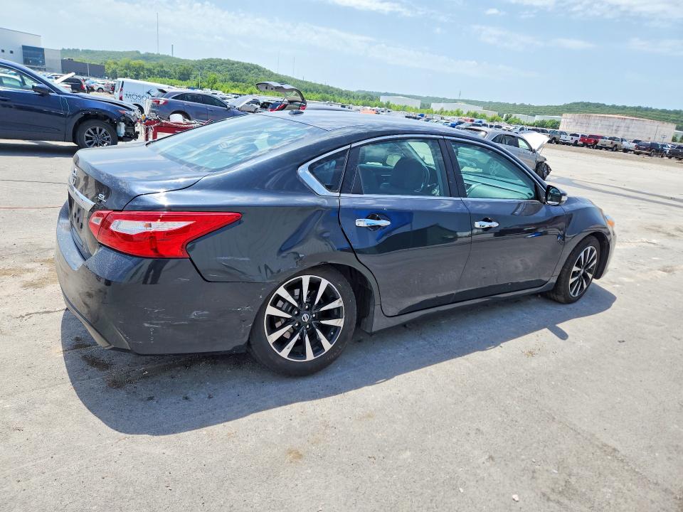 Продаж на аукціоні авто 2018 Nissan Altima, vin: 1N4AL3AP3JC181061, номер лоту: 62051426