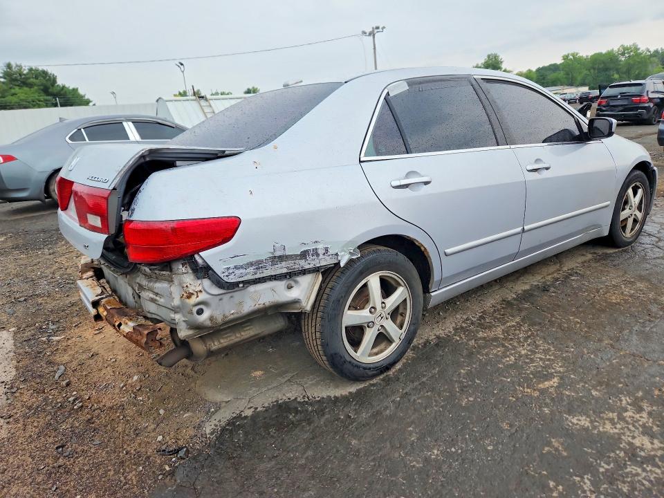 61709526 :رقم المزاد ، 1HGCM56855A036135 vin ، 2005 Honda Accord مزاد بيع