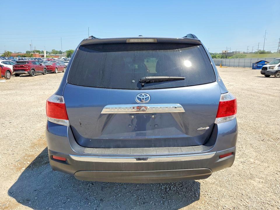 2011 Toyota Highlander მანქანა იყიდება აუქციონზე, vin: 5TDBK3EH7BS049182, აუქციონის ნომერი: 60805376