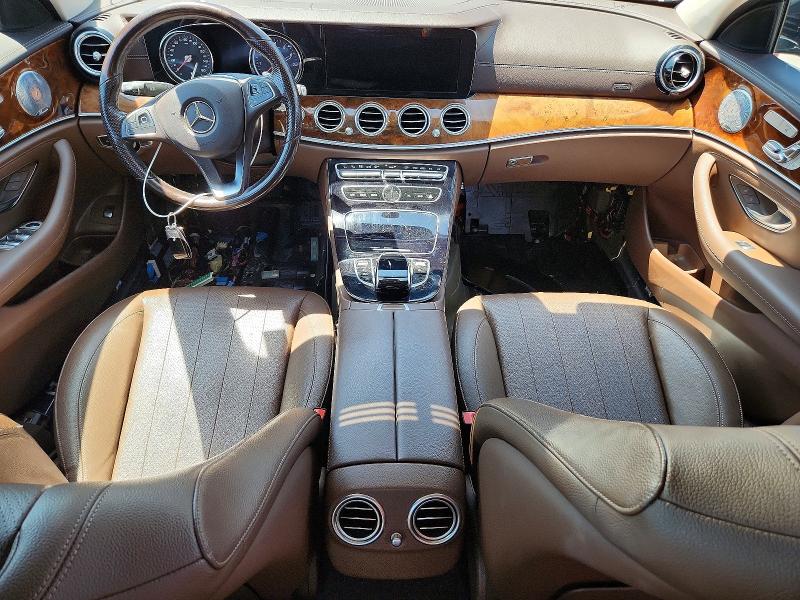 61908126 :رقم المزاد ، WDDZF4KB4JA360255 vin ، 2018 Mercedes-benz E مزاد بيع