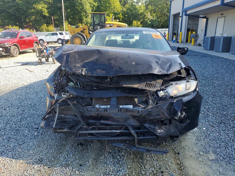 63223706 :رقم المزاد ، 19XFC2F79JE004493 vin ، 2018 Honda Civic مزاد بيع