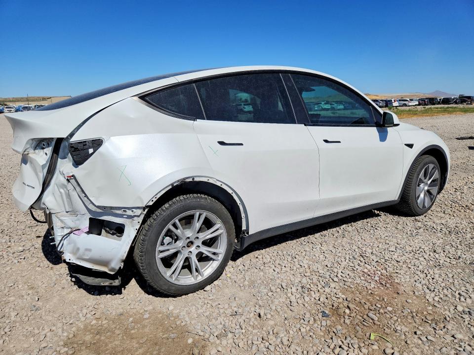 60623456 :رقم المزاد ، 7SAYGDEE1NF523145 vin ، 2022 Tesla Model Y مزاد بيع