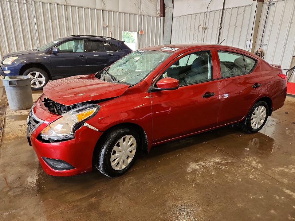 60657526 :رقم المزاد ، 3N1CN7AP8JL868242 vin ، 2018 Nissan Versa مزاد بيع