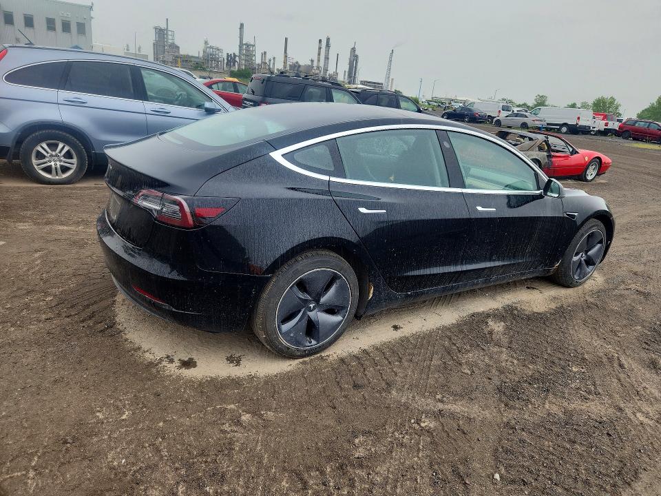 60258566 :رقم المزاد ، 5YJ3E1EA7JF095617 vin ، 2018 Tesla Model 3 مزاد بيع