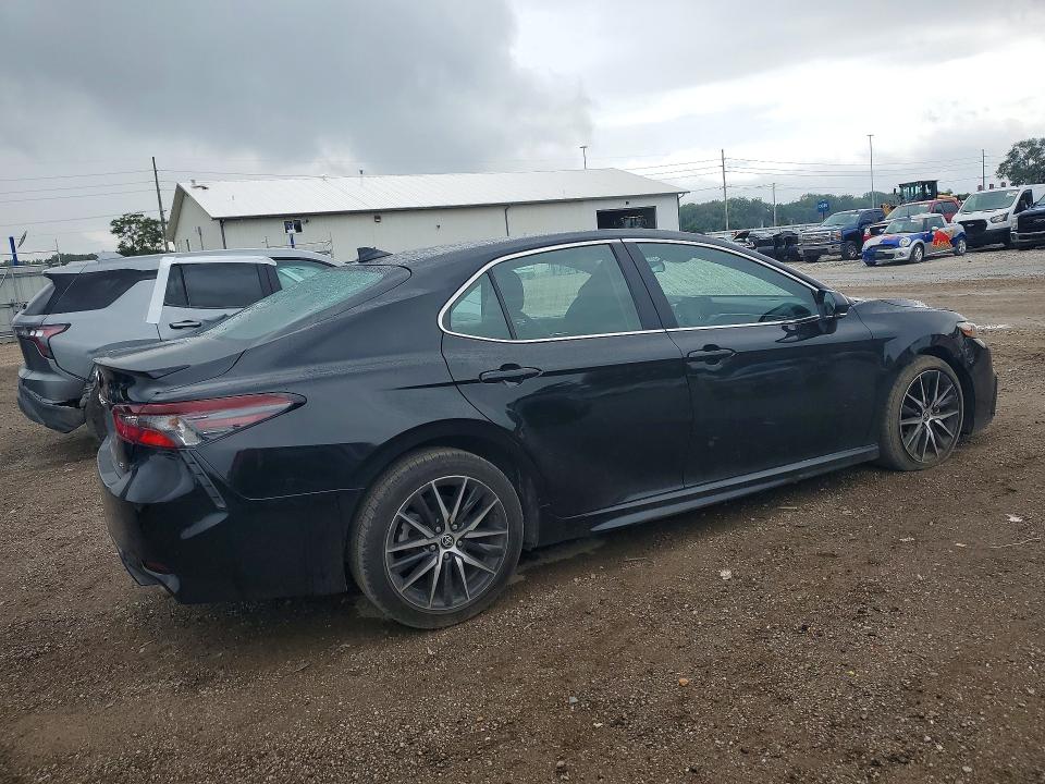 63508646 :رقم المزاد ، 4T1G11AK5PU077849 vin ، 2023 Toyota Camry مزاد بيع