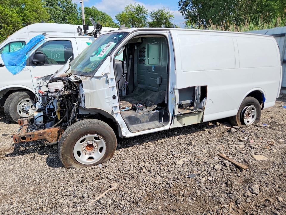 60057376 :رقم المزاد ، 1GCWGAFPXJ1319823 vin ، 2018 Chevrolet Express G2500 مزاد بيع