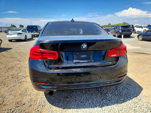 60530886 :رقم المزاد ، WBA8A9C54GK618557 vin ، 2016 Bmw 320 مزاد بيع