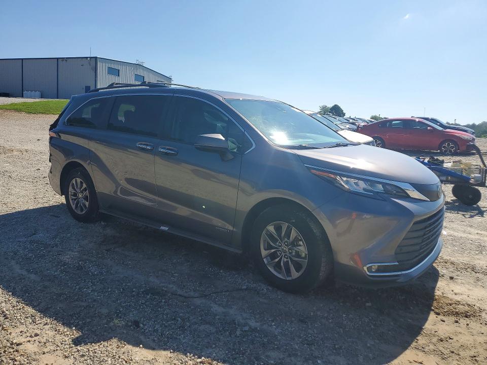 2021 Toyota Sienna მანქანა იყიდება აუქციონზე, vin: 5TDJRKEC8MS046137, აუქციონის ნომერი: 61231096