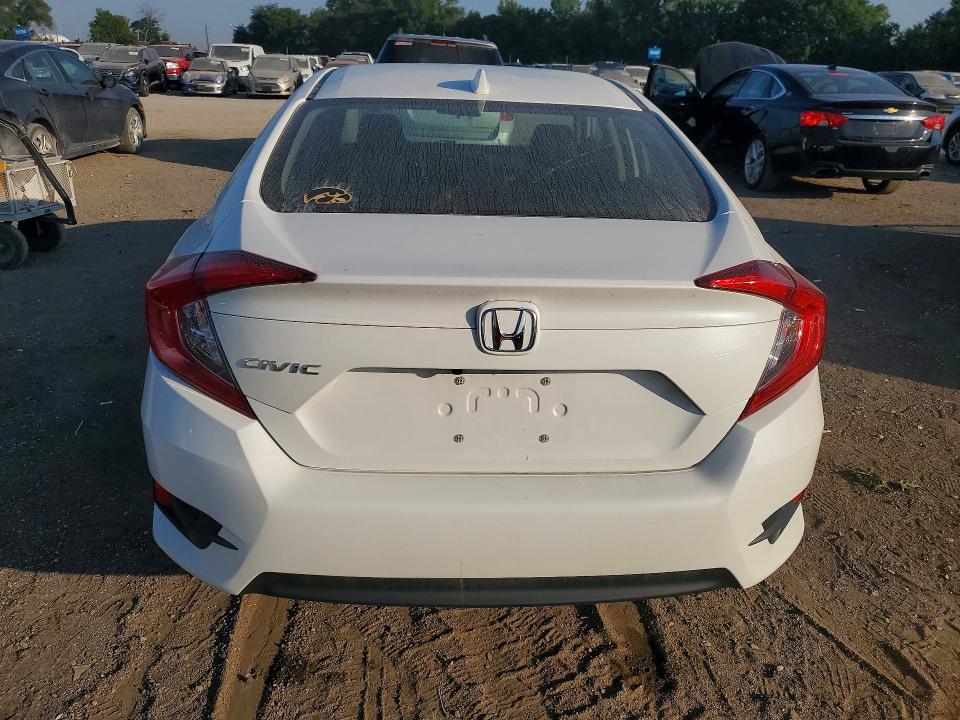 60951326 :رقم المزاد ، 19XFC2F71JE037939 vin ، 2018 Honda Civic مزاد بيع