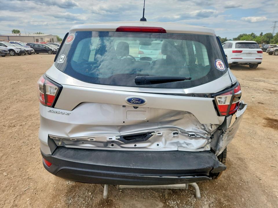2018 Ford Escape მანქანა იყიდება აუქციონზე, vin: 1FMCU0F74JUA18156, აუქციონის ნომერი: 61635876